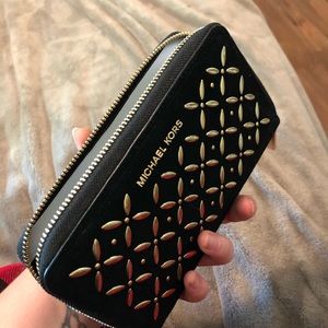 Michael kors “large flat phonecase” wallet!